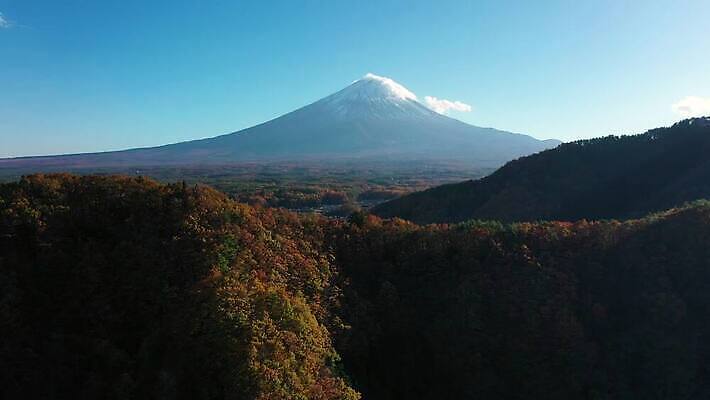 나무 계절 아시아 도로 호수 여행 백그라운드 단풍 자연 하늘 산 안테나 동양인 사람없음 초록색 물 파란색 뷰티 일출 일본 일몰 도시 숲 화산 장면 내추럴 드론 랜드마크 조감도 4K MOV 해외동영상 클립영상 자연요소 식물 나라 길 컬러 잎 통신 교통시설 인종 노을 생태계 동영상 파일형식