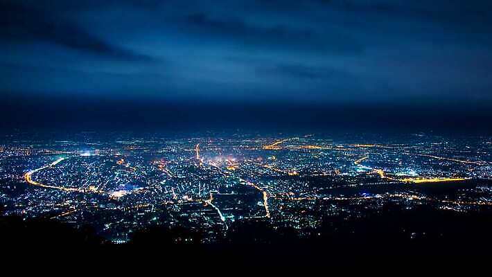 구름 행복 여행 백그라운드 태국 하늘 휴가 불꽃 새해 거리 기념 폭죽 풍경 사람없음 야외 건물 빛 도시풍경 컬러풀 축제 새벽 등불 축하 도시 고속도로 도심 야간 장면 해피뉴이어 타운 스카이라인 넘어짐 랜드마크 절정 카운트다운 많음 유흥 4K 타임랩스 MOV 해외동영상 클립영상 자연요소 건축물 감정 아시아 도로 컬러 컨셉 모션 불 조명 촬영기법 새해인사 동영상 파일형식