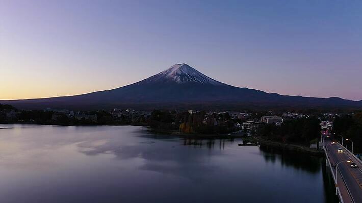 구름 계절 아시아 도로 호수 여행 단풍 겨울 자연 하늘 아침 산 안테나 동양인 풍경 사람없음 물 파란색 뷰티 일출 일본 일몰 가을 도시 화산 장면 후지산 내추럴 드론 랜드마크 조감도 4K MOV 해외동영상 클립영상 주간 자연요소 나라 길 컬러 잎 통신 교통시설 인종 노을 세계문화유산 생태계 동영상 파일형식