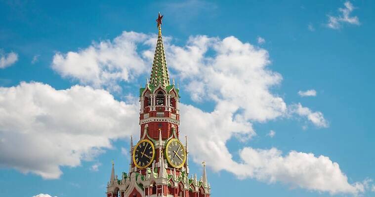 구름 별 문화 벽 시계 여행 건축양식 하늘 풍경 사람없음 건물 빨간색 여름 파란색 도시풍경 여행객 탑 종 도시 시간 센터 역사 황금 메인 속도 러시아 타운 랜드마크 러시아인 모스크바 수도권 옛날 크렘린궁전 4K MP4 해외동영상 클립영상 자연요소 서양인 건축물 계절 건축 유럽 컬러 사람 궁전 지역 동영상 크렘린 파일형식