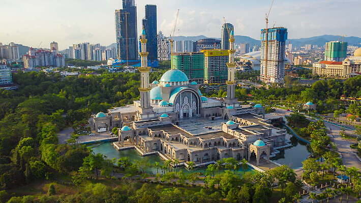 주간 공원 아시아 종교 여행 건축양식 하늘 안테나 동양인 풍경 사람없음 건물 도시풍경 탑 일몰 도시 사찰 영혼 이슬람교 모스크 영토 말레이시아 랜드마크 마스지드 수도권 조감도 4K MOV 해외동영상 클립영상 자연요소 건축물 공공시설 건축 나라 통신 종교건축 인종 노을 지역 동영상 파일형식
