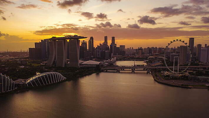 구름 아시아 비즈니스 건축양식 하늘 호텔 사람없음 건물 도시풍경 일출 고층빌딩 일몰 상업 싱가폴 랜드마크 4K 타임랩스 MOV 해외동영상 클립영상 자연요소 건축물 건축 나라 숙소 촬영기법 풍경 빌딩 노을 도시 동영상 파일형식