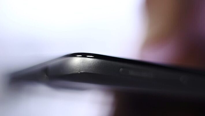 직업 손 남자 문화 음악 통신 손가락 탁자 모바일 기술 사람 사람없음 야외 핸드폰 글로벌 디지털 스크린 공백 장비 터치 흰색 잡기 닫기 미끄러짐 연결 플라스틱 무선전화기 전화기 스마트 전자 블루투스 고립 깨짐 아이폰 MOV 해외동영상 클립영상 컬러 가구 컨셉 모션 재질 문화예술 신체부위 전자제품 스마트폰 동영상 파일형식