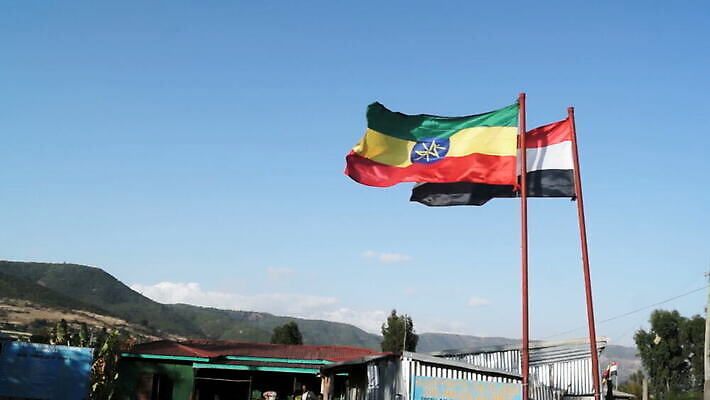 배너 물결 파도 백그라운드 아프리카 하늘 바람 사람없음 파란색 깃발 심볼 사인 봉 애국심 에티오피아 전국 MOV 해외동영상 클립영상 자연요소 나라 바다 컬러 날씨 동영상 파일형식