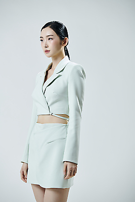 포토 JPG 스튜디오촬영 응시 여자 실내 무표정 한명 상반신 20대 성인 옆모습 뷰티 한국인 흰배경 정자세 의료성형뷰티 성인여자한명만 국내포토 1 시선 감정 뷰포인트 포즈 백그라운드 표정 사람 동양인 청년 내부 흰색 여자한명만 성인여자만 파일형식