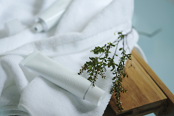 포토 JPG 식물 라이프스타일 백그라운드 사람없음 화장품 고급 향수 오브젝트 감성 튜브용기 핸드크림 고체향수 국내포토 컨셉 생활 뷰티 용기_그릇 파일형식