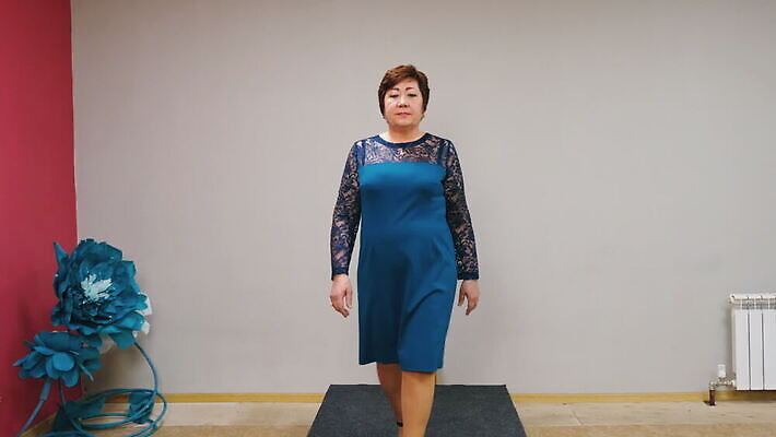 백인 모델 라이프스타일 디자인 드레스 옷 노년 행복 산업 포즈 컨셉 장신구 새로움 한명 이벤트 성인 뷰티 유행 산책 공연 무대 발표 화려 우아함 디자이너 수집 쇼 활주로 옛날 지휘대 스타일 MOV 해외동영상 클립영상 서양인 직업 1 감정 길 휴식 사람 생활 동영상 파일형식