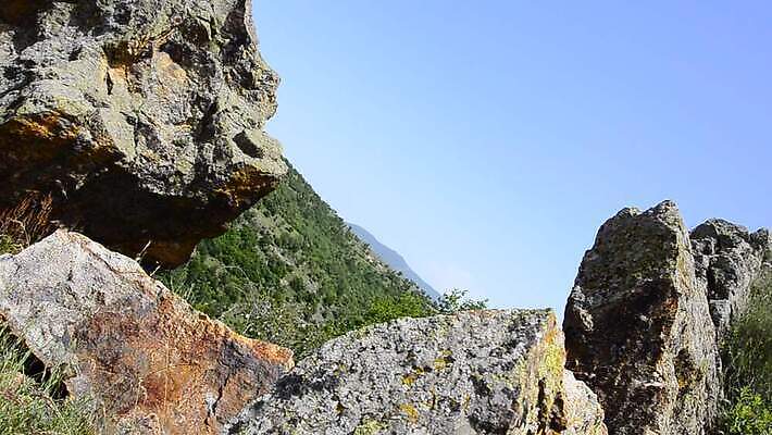 디자인 선 벽 백그라운드 패턴 자연 표면 벽돌 산 사람없음 야외 장식 가로 갈색 흙 회색 조약돌 거친 닫기 발굴 묘사 질감 층 무거움 내추럴 그런지 땅바닥 석공 지질학 채석 화강암 MOV 해외동영상 클립영상 교육 컬러 무늬 모션 바닥 암석 돌_바위 무게 생태계 동영상 파일형식