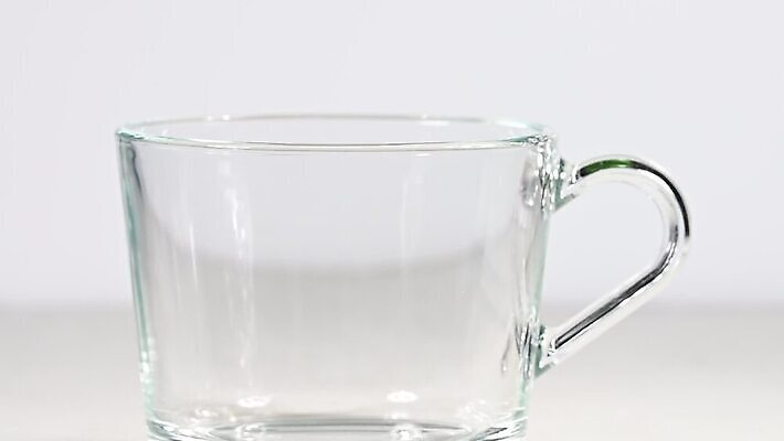 1 음료 백그라운드 부분 모션 유리 건강 사람없음 옆모습 컵 초록색 노란색 회색 흰색 뜨거움 투명 액체 붓기 닫기 떨어짐 더위 수증기 먹기 허브 가득함 준비 각도 느림 우롱차 비어있는 MOV 해외동영상 클립영상 식물 식기 뷰포인트 컬러 컨셉 재질 날씨 차_음료 동영상 파일형식