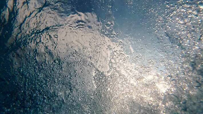 바다 백그라운드 패턴 모션 자연 표면 사람없음 물 파란색 빛 햇빛 반사 수중 거품 젖음 신선 원형 투명 액체 떨어짐 빨래 순수 다이빙 질감 상승 산소 깊이 여의주 효과 MP4 해외동영상 클립영상 자연요소 도형 컬러 컨셉 가사 무늬 태양 수영 원소 생태계 동영상 수중스포츠 파일형식