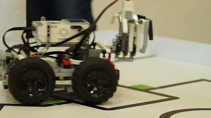 학생 교육 길 어린이 선 과학 교실 학교 모션 수업 사람없음 스터디 도전 발표 로봇 재판 공학 방법 프로젝트 MOV 해외동영상 클립영상 사람 학습 법 동영상 파일형식