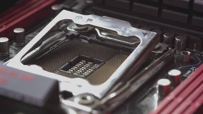 손 산업 과학 통신 모션 사람없음 컴퓨터 디지털 자료 힘 장비 업무 수리 콘센트 전기에너지 묘사 서비스 순환 반도체 전자 시스템 고정 공학 램 마더보드 설치 실리콘 전압 지원 콘덴서 프로세서 하드웨어 핵심 4K MOV 해외동영상 클립영상 교육 신체부위 전자제품 에너지 작업 동영상 파일형식