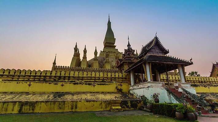 전통 아시아 종교 문화 여행 불교 건축양식 태국 하늘 동양인 사람없음 교회 일출 탑 놀람 새벽 도시 사찰 역사 황금 캄보디아 신성 라오스 수도원 랜드마크 미얀마 사리탑 사방 숭배 옛날 인기 강조 4K 타임랩스 MP4 해외동영상 클립영상 자연요소 건축물 건축 감정 나라 종교건축 촬영기법 표정 인종 건물 노을 동영상 파일형식