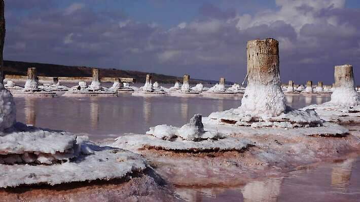 호수 바다 백그라운드 자연 사람없음 야외 물 흰색 약초 크리스탈 휴양지 진흙 결정체 지구온난화 내추럴 우크라이나 짠맛 오데사 4K MP4 해외동영상 클립영상 자연요소 유럽 컬러 장소 풀_식물 맛 광석 생태계 동영상 기후변화 파일형식