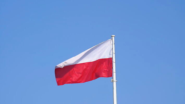 배너 유럽 문화 물결 파도 여행 백그라운드 컨셉 돈 비즈니스 통신 관계 날리기 바람 협력 사람없음 가로 경제 파란색 평화 경쟁 우정 깃발 역사 땅 심볼 사인 광택 문제 폴란드 애국심 휘장 외교 전국 정부 정치 통일 번역 존경 4K MOV 해외동영상 클립영상 자연요소 나라 바다 컬러 모션 날씨 친구 재산 동영상 파일형식