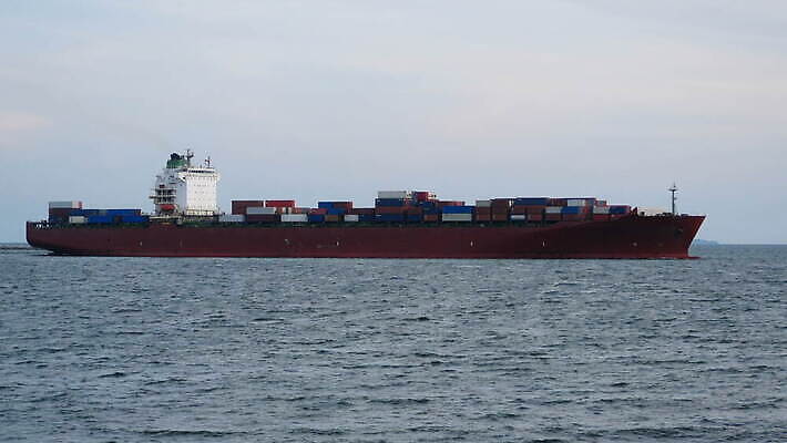 산업 바다 회사 비즈니스 교통시설 항해 사람없음 경제 글로벌 화물 보트 제조 컨테이너 무역 출발 함선 상업 포트 물류 로딩 수입 용량 4K MOV 해외동영상 클립영상 교통 컨셉 배_교통 운송업 시설 동영상 파일형식