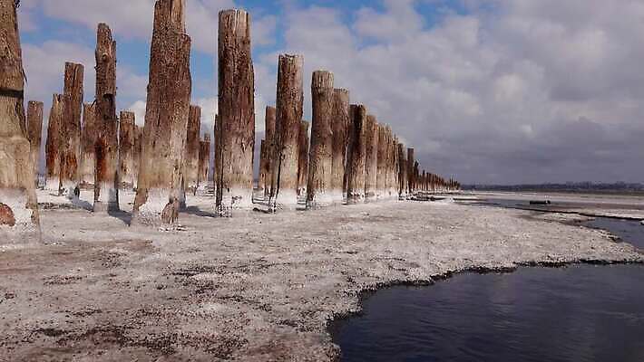 호수 바다 백그라운드 자연 풍경 사람없음 야외 물 바위 흰색 약초 크리스탈 휴양지 진흙 결정체 지구온난화 내추럴 우크라이나 짠맛 오데사 4K MP4 해외동영상 클립영상 자연요소 유럽 컬러 장소 돌_바위 풀_식물 맛 광석 생태계 동영상 기후변화 파일형식