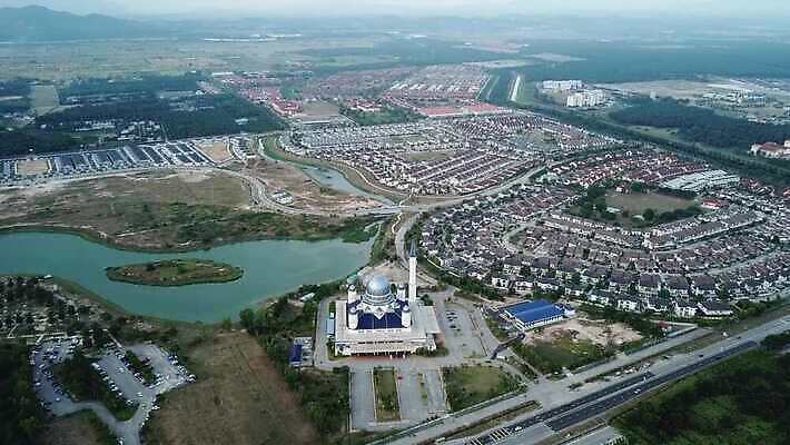 전통 종교 여행 건축양식 부동산 주택 풍경 사람없음 야외 건물 도시풍경 도시 역사 이슬람교 모스크 지역 타운 말레이시아 랜드마크 인구 4K 페낭 MOV 해외동영상 클립영상 건축물 건축 아시아 재산 동영상 파일형식