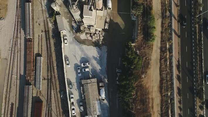 외관 공공시설 산업 모래 공장 교통시설 노동자 안테나 사람없음 건물 항구 기계 장비 건설현장 공구 업무 작업 제조 컨테이너 땅 천 믹서 창고 준비 시설 파이프 시멘트 먼지 짐차 무거움 공학 물류 계약자 드론 로딩 분배 섞기 채석 철강 컨베어밸트 콘크리트 4K MOV 해외동영상 클립영상 직업 건축물 교육 교통 통신 공업 자동차 건설업 도구 직물 무게 계약 동영상 파일형식