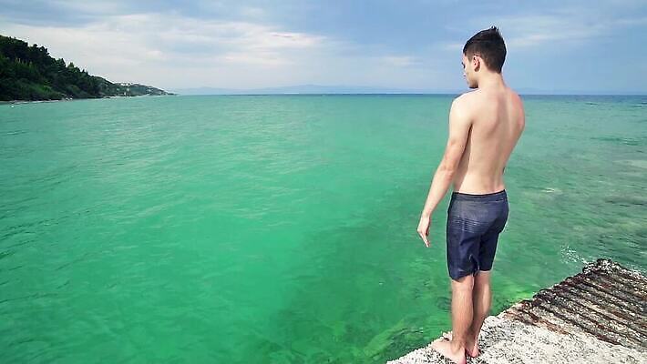 백인 라이프스타일 남자 행복 실루엣 스포츠 파도 바다 포즈 백그라운드 컨셉 모션 자연 표면 휴가 휴식 기술 건강 사람 성인 사람없음 야외 물 파란색 운동 머리 점프 수영 흰색 떨어짐 수영선수 느림 구성 승자 프리스타일 MP4 해외동영상 슬로모션 클립영상 자연요소 서양인 감정 컬러 운동선수 촬영기법 생활 신체부위 수상스포츠 생태계 동영상 파일형식