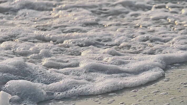 디자인 모래 파도 바다 컬러 여행 백그라운드 패턴 자연 벽지 표면 휴가 휴식 풍경 사람없음 야외 물 여름 빛 모래사장 햇빛 일몰 거품 젖음 투명 액체 서핑 닫기 떨어짐 질감 내추럴 MOV 해외동영상 클립영상 자연요소 계절 컨셉 무늬 모션 태양 노을 수상스포츠 생태계 동영상 파일형식