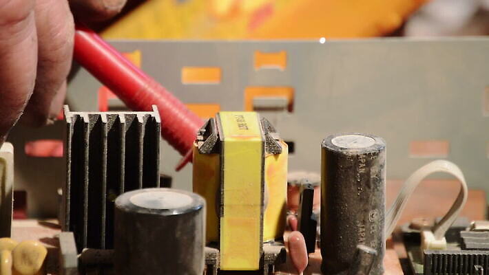 길 음악 파도 전구 통신 실내 안테나 사람없음 금속 텔레비전 힘 소리 듣기 장비 수확 골동품 램프 판넬 역사 거미줄 향수 묘사 수화기 라디오 복고 전자 오디오 튜브 다이얼 스테레오 다이오드 뮤지컬 옛날 전압 조율 MOV 해외동영상 클립영상 바다 농업 모션 재질 문화예술 조명 내부 전자제품 화장품 전화기 동영상 파일형식