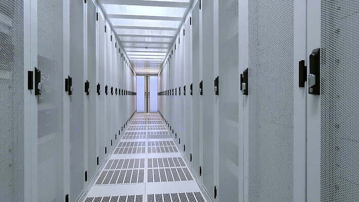 실내 사람없음 흰색 복도 네덜란드 암스테르담 패닝샷 결석 4K MOV 해외동영상 클립영상 유럽 컬러 촬영기법 내부 동영상 파일형식