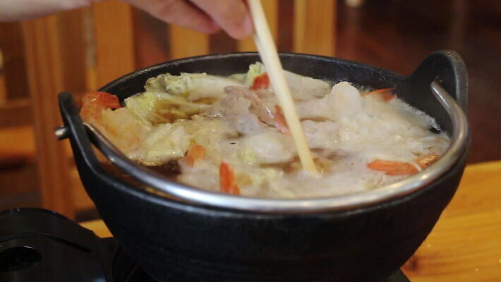 라이프스타일 접시 음식 채소 젓가락 태국 한국 건강 요리 사람없음 식당 식사 저녁식사 축하 신선 잡기 뜨거움 연기 인스턴트 더위 수증기 해산물 온도 MOV 해외동영상 클립영상 식기 아시아 컨셉 모션 날씨 수저 생활 상점 동영상 파일형식