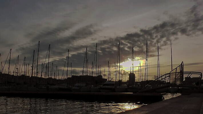 계절 스포츠 바다 컬러 여행 백그라운드 오렌지 자연 하늘 아침 날씨 휴가 취미 사람없음 야외 빨간색 물 빛 햇빛 반사 노란색 평화 일출 계곡 일몰 새벽 황금 야간 저녁 공상 대회 레가타 수평선 MOV 해외동영상 클립영상 주간 자연요소 컨셉 과일 태양 노을 생태계 동영상 파일형식
