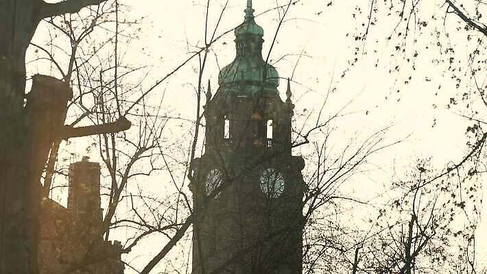 나무 유럽 문화 여행 백그라운드 건축양식 모션 아침 주택 독일 사람없음 건물 초록색 도시풍경 탑 맑음 일몰 봄 도시 시간 중세 역사 저녁 부식 종탑 동영상 고딕 아마추어 옛날 특별함 MOV 해외동영상 클립영상 주간 식물 건축물 계절 건축 나라 컬러 컨셉 날씨 풍경 노을 야간 파일형식