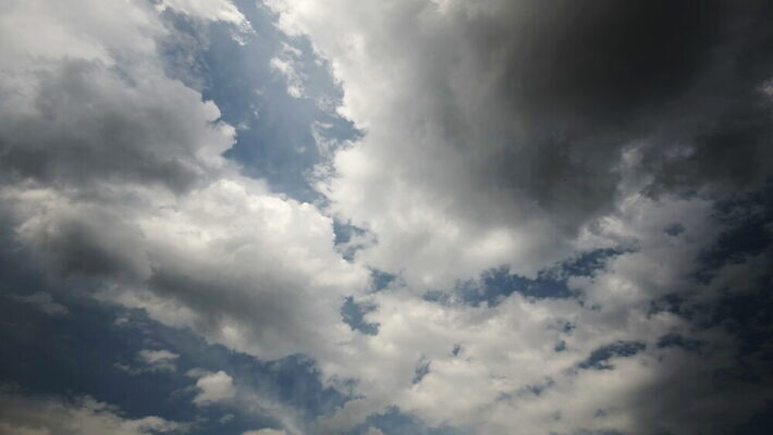 구름 컬러 백그라운드 자연 하늘 날씨 풍경 사람없음 야외 가로 여름 파란색 빛 햇빛 태양 우주 환경 흰색 전원 분위기 장면 천국 솜털 스카이라인 내추럴 오존 적란운 천창 유일 4K 타임랩스 MOV 해외동영상 클립영상 자연요소 계절 컨셉 촬영기법 전기에너지 생태계 동영상 파일형식 구름_자연