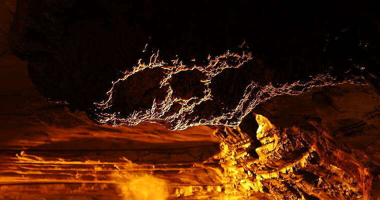 모양 공원 벽 여행 백그라운드 패턴 자연 산 풍경 사람없음 내부 빛 어둠 폭포 수확 골동품 게 바위 동굴 숲 지하 내추럴 랜드마크 석회암 전국 지질 4K MOV 해외동영상 클립영상 공공시설 무늬 농업 갑각류 암석 돌_바위 생태계 동영상 파일형식