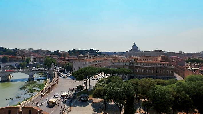 유럽 종교 여행 건축양식 지붕 휴가 안테나 파노라마 풍경 사람없음 건물 도시풍경 성당 교회 이탈리아 도시 중세 역사 로마 분수 정사각형 타운 스카이라인 천연기념물 랜드마크 로마인 바실리카 수도권 4K MOV 해외동영상 사도궁 클립영상 도형 건축물 건축 나라 통신 종교건축 촬영기법 인종 궁전 지역 동영상 바티칸 파일형식