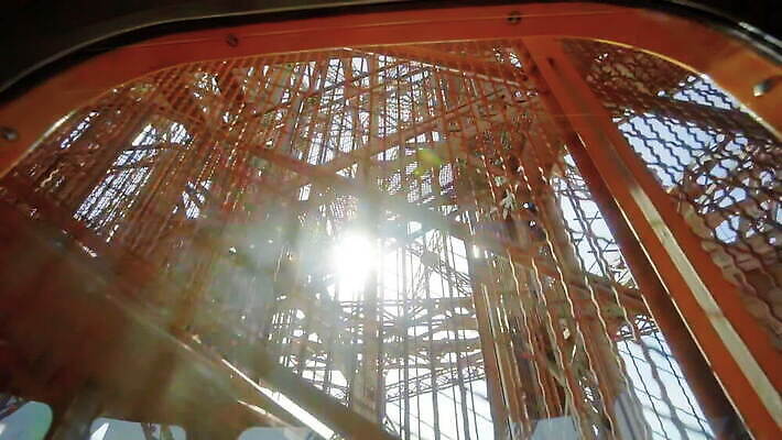 외관 유럽 여행 건축양식 하늘 휴가 사람 사람없음 야외 여름 여행객 탑 금속 기계 프랑스 수확 흰색 도시 큼 엘리베이터 철 심볼 묘사 복고 리프트 파리 천연기념물 프랑스어 랜드마크 수도권 옛날 철강 1인칭시점 MOV 해외동영상 클립영상 문자 건축물 시선 계절 건축 나라 컬러 농업 재질 크기 지역 동영상 파일형식