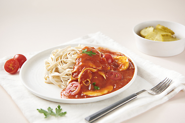 포토 JPG 스튜디오촬영 포크 방울토마토 파스타 파슬리 사람없음 피클 건강식 다이어트음식 두부요리 분홍색배경 두부면 두부파스타 국내포토 식기 음식 분홍색 백그라운드 다이어트 토마토 채소 서양음식 실내 두부 절임 파일형식