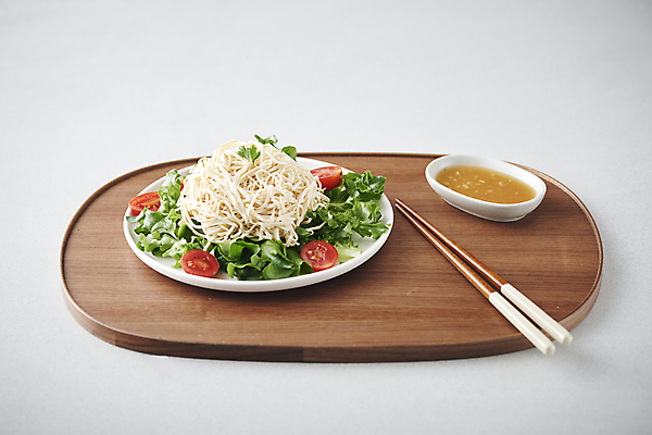 포토 JPG 스튜디오촬영 젓가락 방울토마토 사람없음 샐러드 소스 흰배경 건강식 다이어트음식 두부요리 두부면 두부샐러드 국내포토 음식 백그라운드 다이어트 토마토 수저 실내 흰색 양념 두부 파일형식