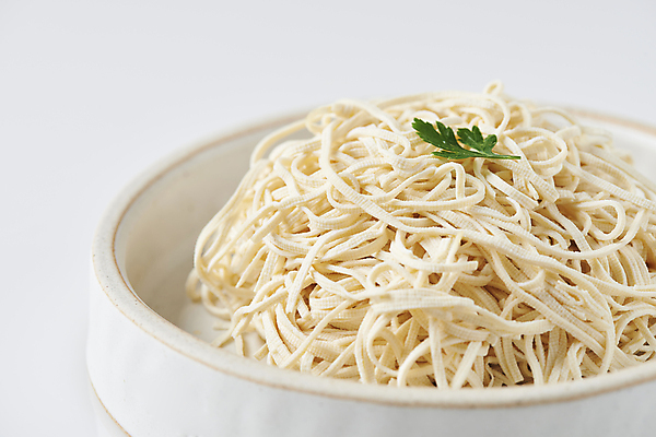 포토 JPG 스튜디오촬영 사람없음 흰배경 건강식 다이어트음식 두부요리 두부면 국내포토 음식 백그라운드 다이어트 실내 흰색 두부 파일형식