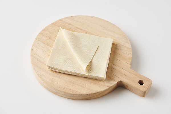 포토 JPG 스튜디오촬영 사람없음 흰배경 두부 건강식 다이어트음식 나무도마 두부요리 쌈두부 국내포토 음식 백그라운드 다이어트 도마 실내 목재 흰색 파일형식