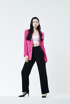 포토 JPG 스튜디오촬영 전신 여자 포즈 회색배경 실내 무표정 한명 서기 20대 성인 앞모습 재킷 한국인 의료성형뷰티 성인여자한명만 국내포토 1 감정 뷰포인트 백그라운드 모션 표정 사람 동양인 청년 내부 외투 회색 여자한명만 성인여자만 파일형식