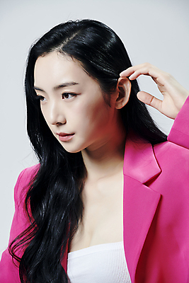 포토 JPG 스튜디오촬영 응시 여자 회색배경 실내 무표정 한명 손짓 근접촬영 상반신 20대 성인 옆모습 재킷 한국인 넘기 의료성형뷰티 성인여자한명만 국내포토 1 시선 감정 뷰포인트 백그라운드 모션 표정 사람 동양인 청년 내부 외투 회색 여자한명만 성인여자만 파일형식