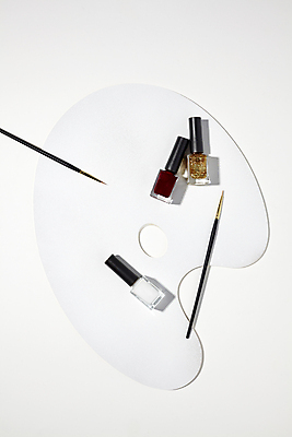 포토 JPG 컨셉 사람없음 뷰티 화장품 붓 팔레트 오브젝트 흰배경 매니큐어 자기관리 국내포토 백그라운드 흰색 파일형식