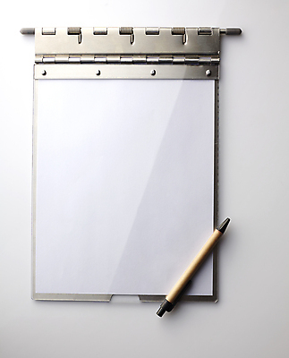 포토 JPG 종이 회색배경 사람없음 펜 오브젝트 서류판 카피스페이스 국내포토 백그라운드 필기구 사무용품 공백 회색 파일형식