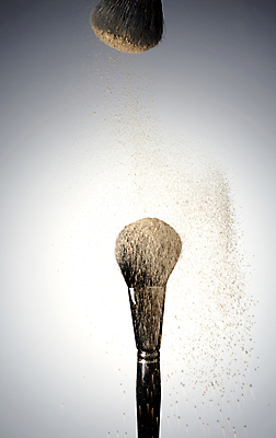 포토 JPG 회색배경 사람없음 뷰티 화장품 가루 오브젝트 파우더 메이크업브러쉬 자기관리 국내포토 백그라운드 회색 붓 파일형식