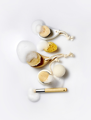 포토 JPG 사람없음 위생용품 뷰티 화장품 크림 오브젝트 흰배경 일렬 비누거품 자기관리 모공브러쉬 국내포토 생활용품 백그라운드 거품 흰색 세안용품 파일형식