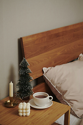 포토 JPG 커피 겨울 초 베개 실내 따뜻함 사람없음 크리스마스트리 미니어처 침대 포근함 오브젝트 감성 향초 국내포토 계절 음료 가구 컨셉 크리스마스 침구 내부 모형 감각 파일형식