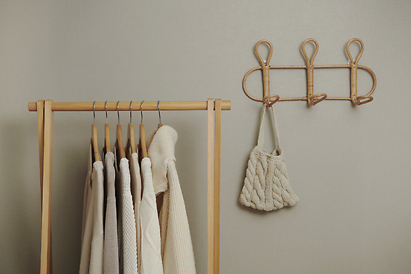 포토 JPG 겨울 가방 실내 따뜻함 사람없음 포근함 옷걸이 오브젝트 니트 감성 드레스룸 스탠드옷걸이 옷방 국내포토 잡화 계절 컨셉 상의 내부 감각 파일형식