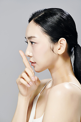 포토 JPG 스튜디오촬영 모델 우먼라이프 응시 여자 회색배경 실내 무표정 한명 상반신 20대 성인 옆모습 뷰티 한국인 쉿 조용 슬립 의료성형뷰티 성인여자한명만 국내포토 1 라이프스타일 시선 감정 뷰포인트 백그라운드 표정 사람 동양인 청년 내부 회색 여자한명만 성인여자만 파일형식