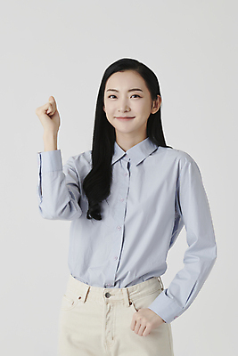 포토 JPG 스튜디오촬영 여자 셔츠 응원 실내 한명 미소 상반신 20대 성인 앞모습 파이팅 주먹 한국인 흰배경 주머니손 성인여자한명만 국내포토 1 뷰포인트 백그라운드 상의 모션 표정 사람 동양인 청년 내부 흰색 여자한명만 성인여자만 파일형식