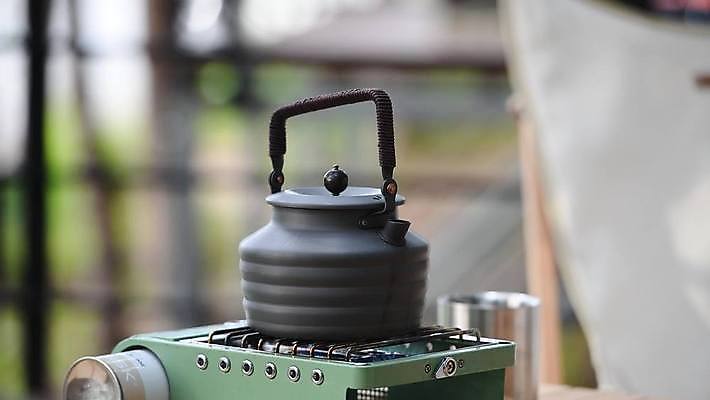 주간 주전자 사람없음 야외 아웃포커스 캠핑 버너 끓이기 4K MP4 MOV 국내동영상 클립영상 자연요소 모션 주방용품 레저 촬영기법 동영상 파일형식