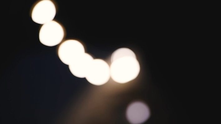 전구 텐트 사람없음 야외 야간 보케 빛망울 조명장식 보케백그라운드 4K MP4 MOV 국내동영상 클립영상 자연요소 백그라운드 조명 캠핑도구 장식 빛 동영상 파일형식